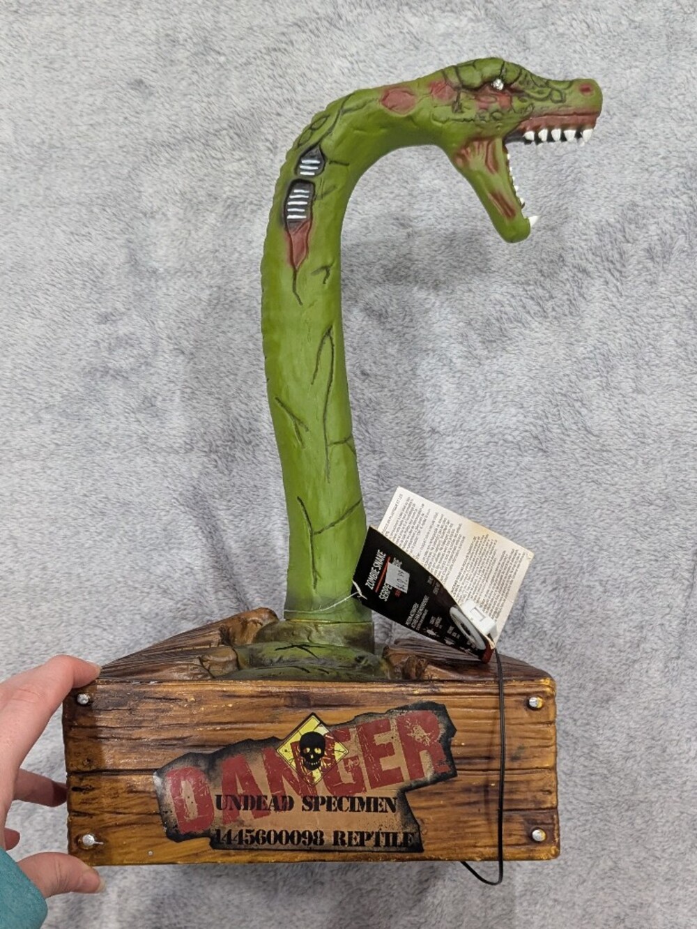 NWT Zombie Snake Motion Activated Halloween Decoration